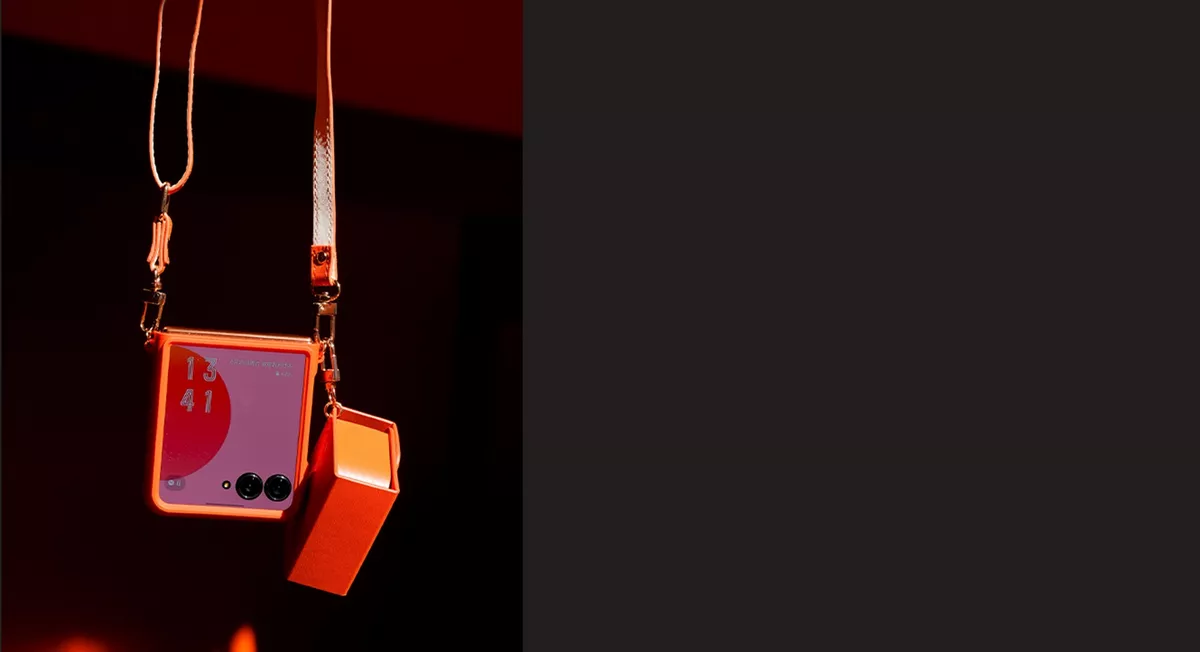 Motorola Razr 50 Ultra Leather Protective Case - Alezay Kuwait